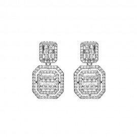 Orecchini pendenti Ottaviani 500690O con zirconcini bianchi incastonati e chiusura a farfallina.